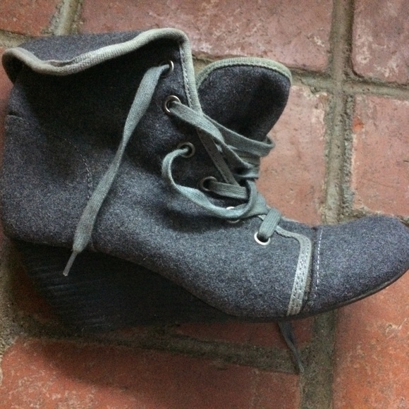 Aldo Grey Wedge Laces Booties size 9 to 10 - Picture 4 of 5